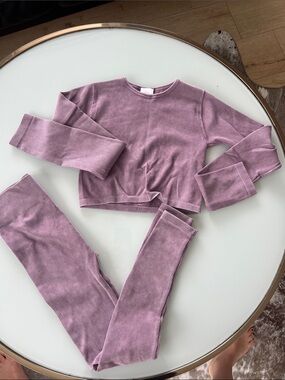 Zara Kids Ribbed Lounge Leggings and Top in Mauve . Perfect for dance. Like new.